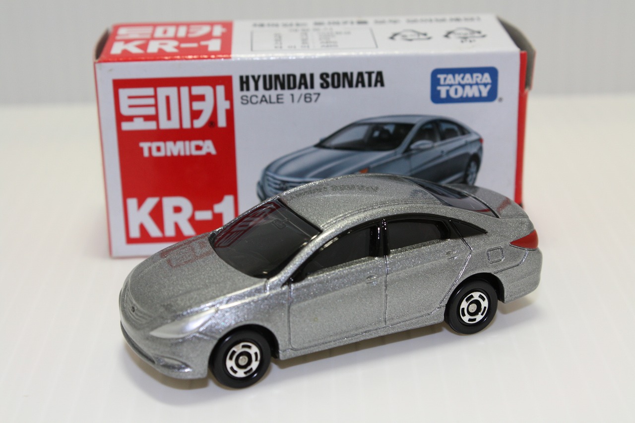 【高品質低価】韓国　ミニカー　メーカー不明　ヒュンダイ　ニューソナタ　1/38 乗用車