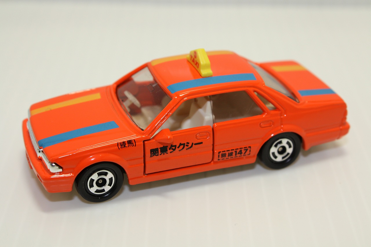 トミカ セドリック タクシー ジャンク品 - ミニカー